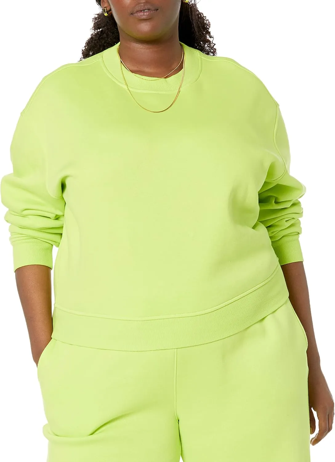 Amazon Essentials Women's Cropped Drop Shoulder Sweatshirt (Available in Plus Size)