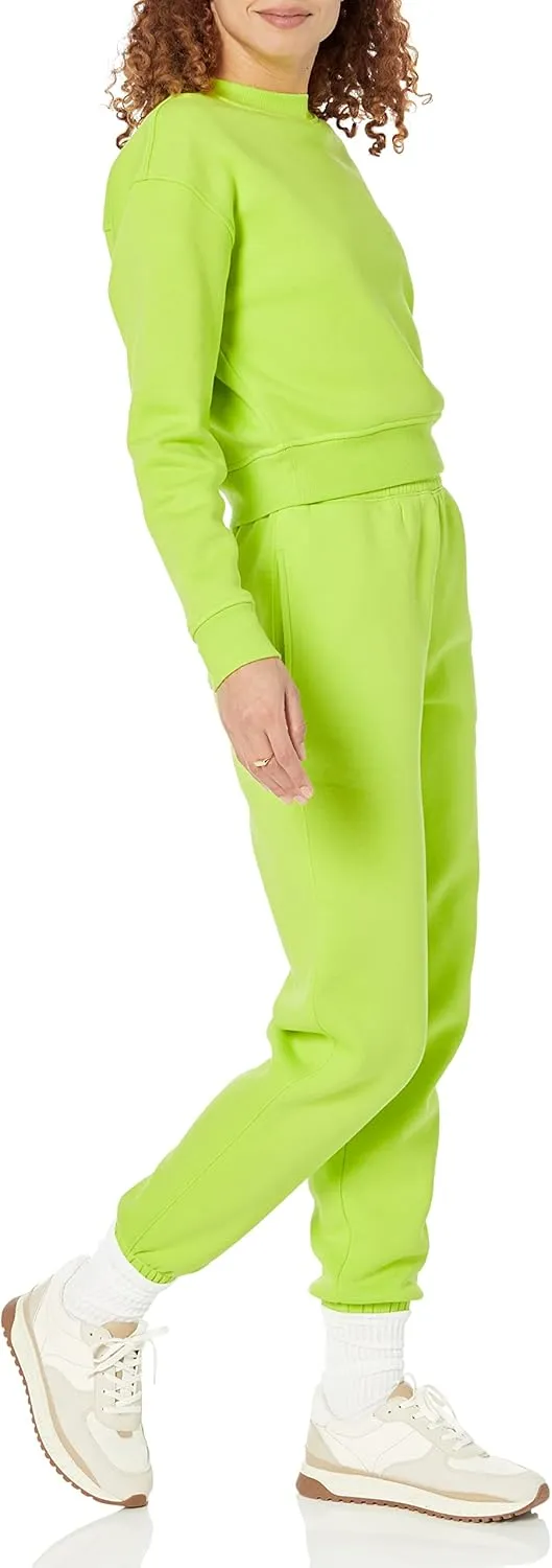 Amazon Essentials Women's Cropped Drop Shoulder Sweatshirt (Available in Plus Size)