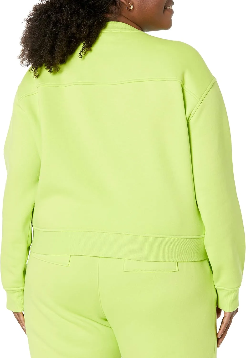 Amazon Essentials Women's Cropped Drop Shoulder Sweatshirt (Available in Plus Size)