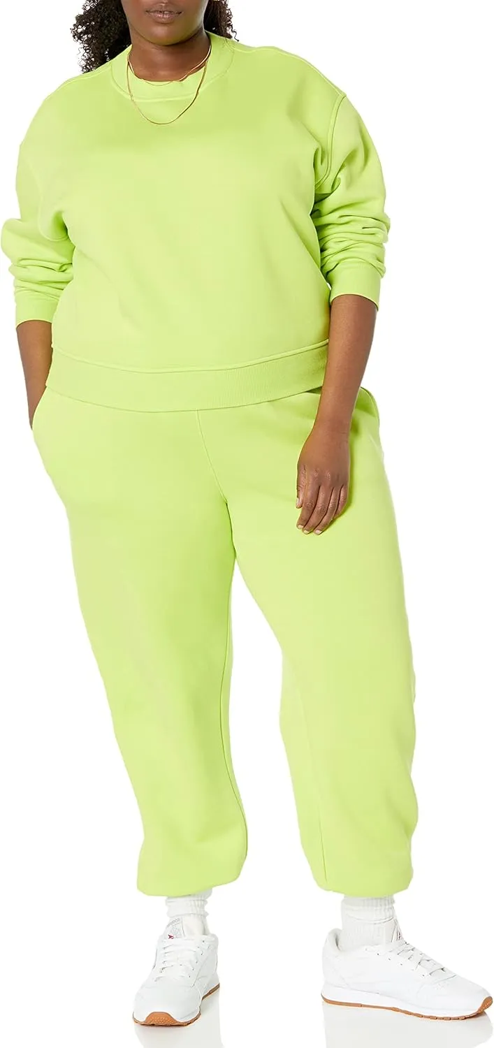 Amazon Essentials Women's Cropped Drop Shoulder Sweatshirt (Available in Plus Size)