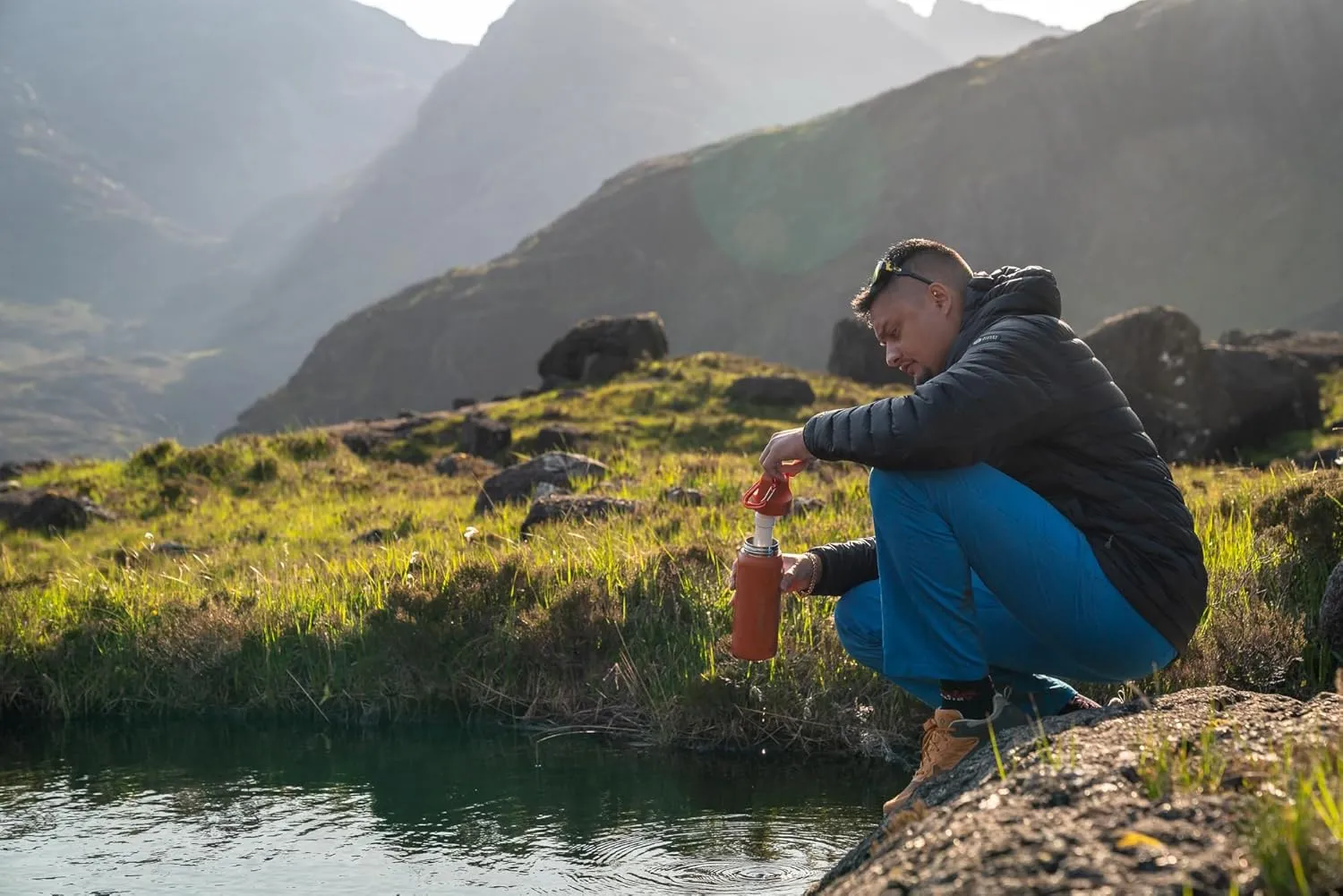 LifeStraw Go Series  Insulated Stainless Steel Water Filter Bottle for Travel and Everyday Use Removes Bacteria, Parasites and Microplastics, Improves Taste, 1L Nordic Noir